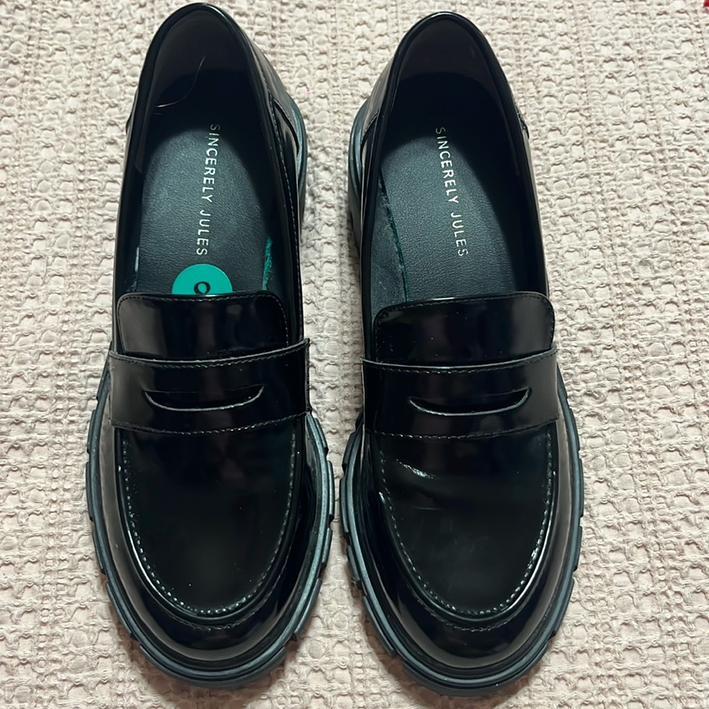 Love this shoes, but not my style. Worn maybe twice. Very chic and comfortable.